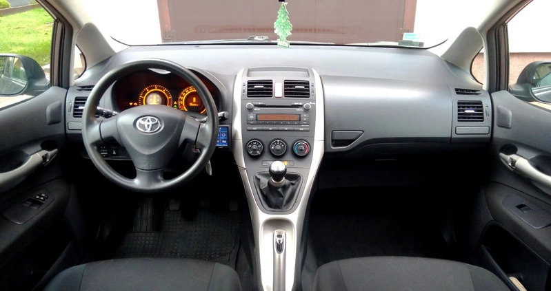 Toyota Auris cena 17800 przebieg: 226000, rok produkcji 2008 z Sochaczew małe 92